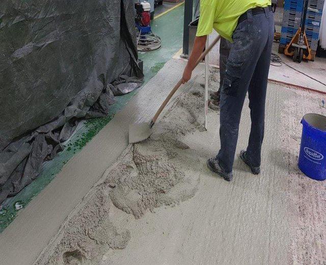 Sanierung einer Produktionshalle bei Antolin in Ebergassing