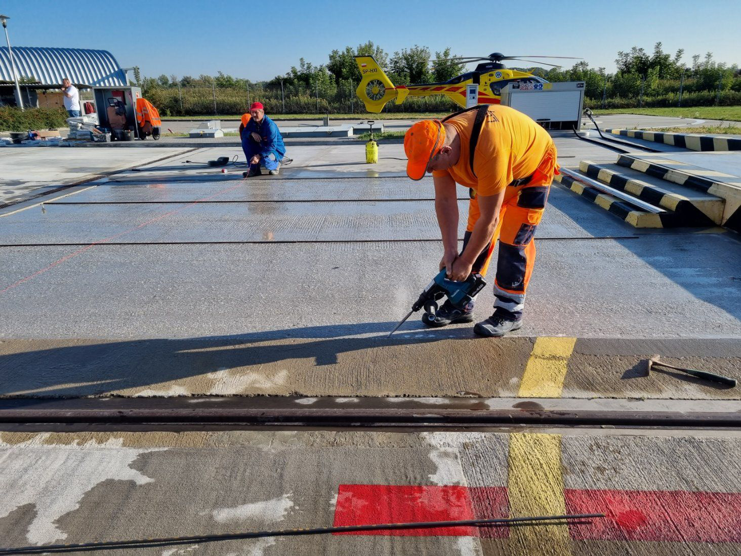 Rénovation d'héliport en Pologne – Bild 1