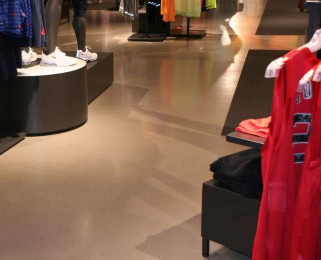 Nike Store Polen – Bild 2