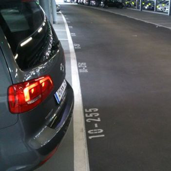 Parkhaus Flughafen Zürich – Bild 1